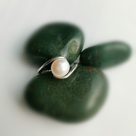 NEW Sterling Silver White cultured freshwater pearl ring size 7 - Picture 5 of 5